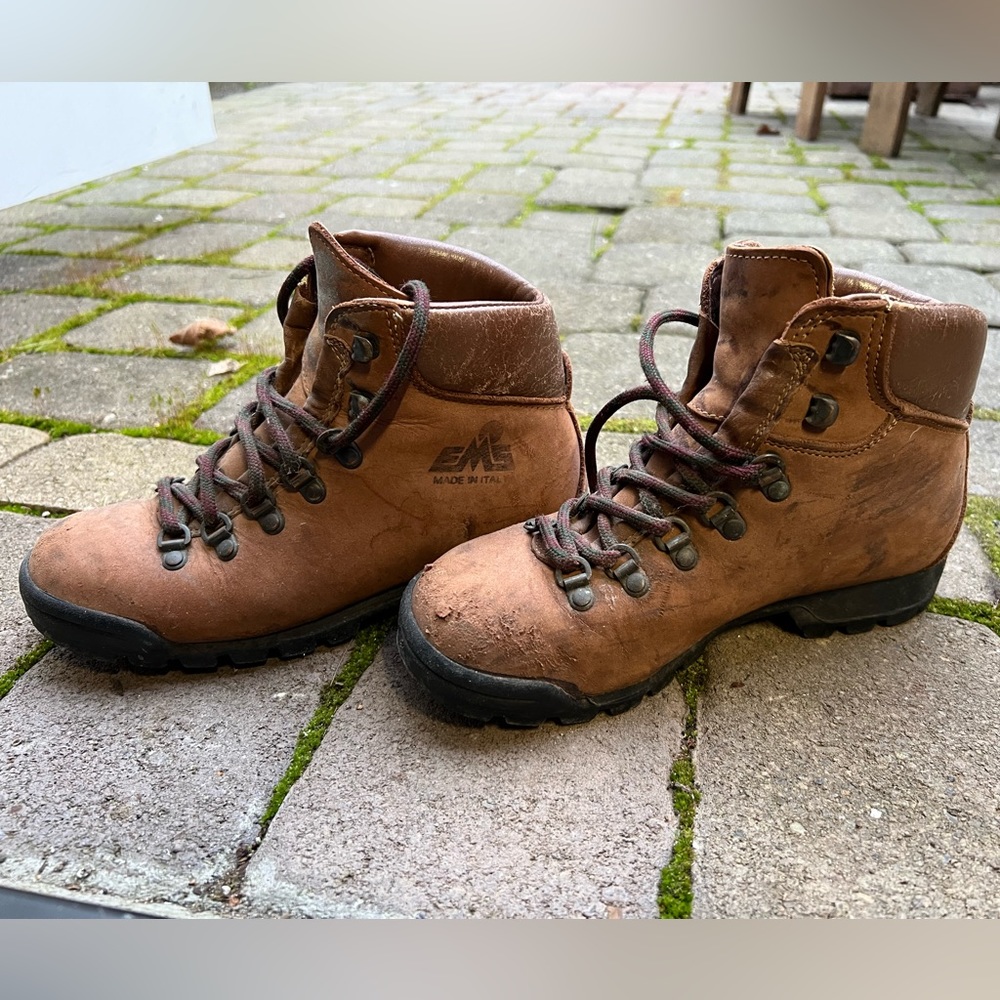 Women’s EMS boots. All leather Italian made hiking boots with vibram soles.
